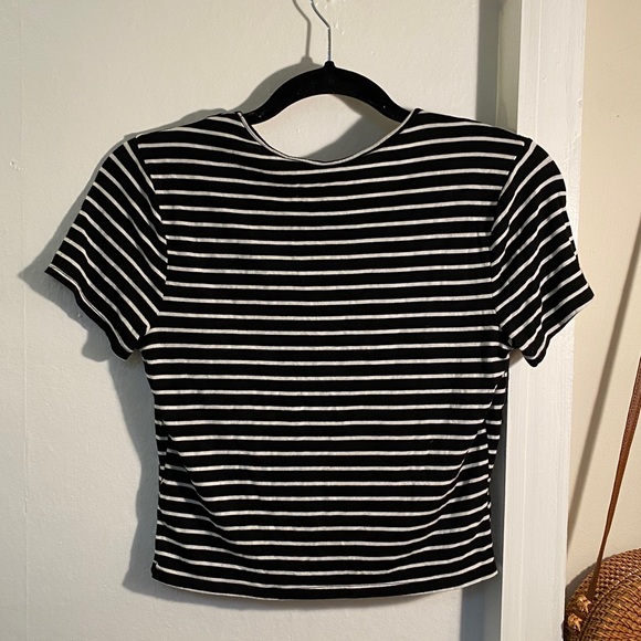 Striped Crop Top - Picture 4 of 4